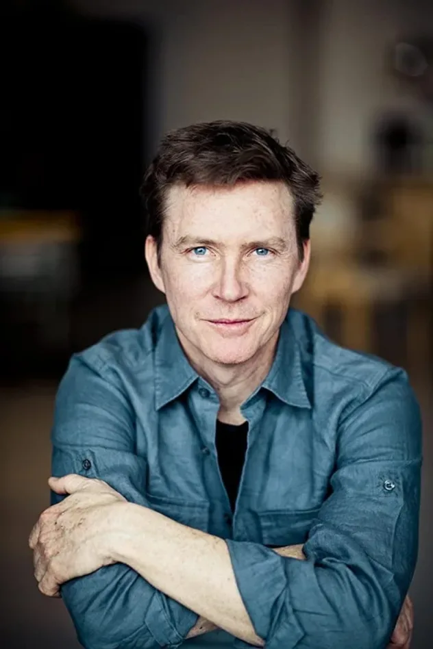 صورة الغلاف لـ Julian Casey