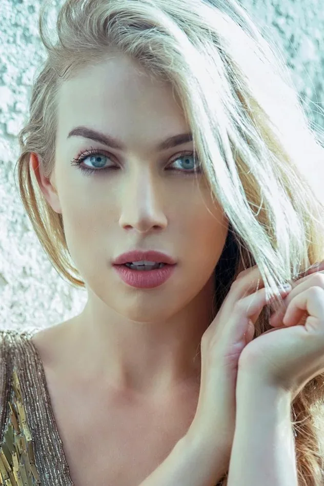 صورة الغلاف لـ Laura Jacobs
