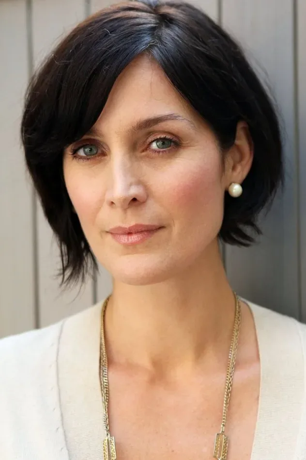 Cover image for Carrie-Anne Moss