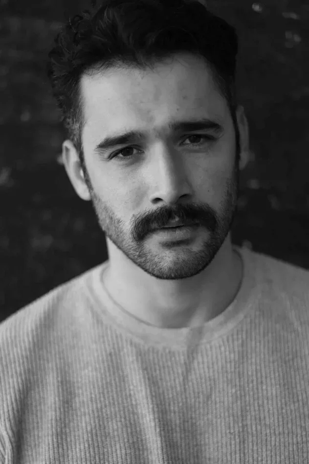 Cover image for Asir Gündoğdu