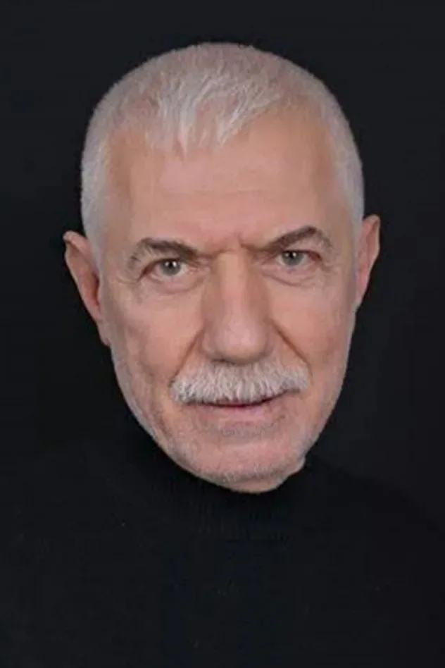 Cover image for Selçuk Özer