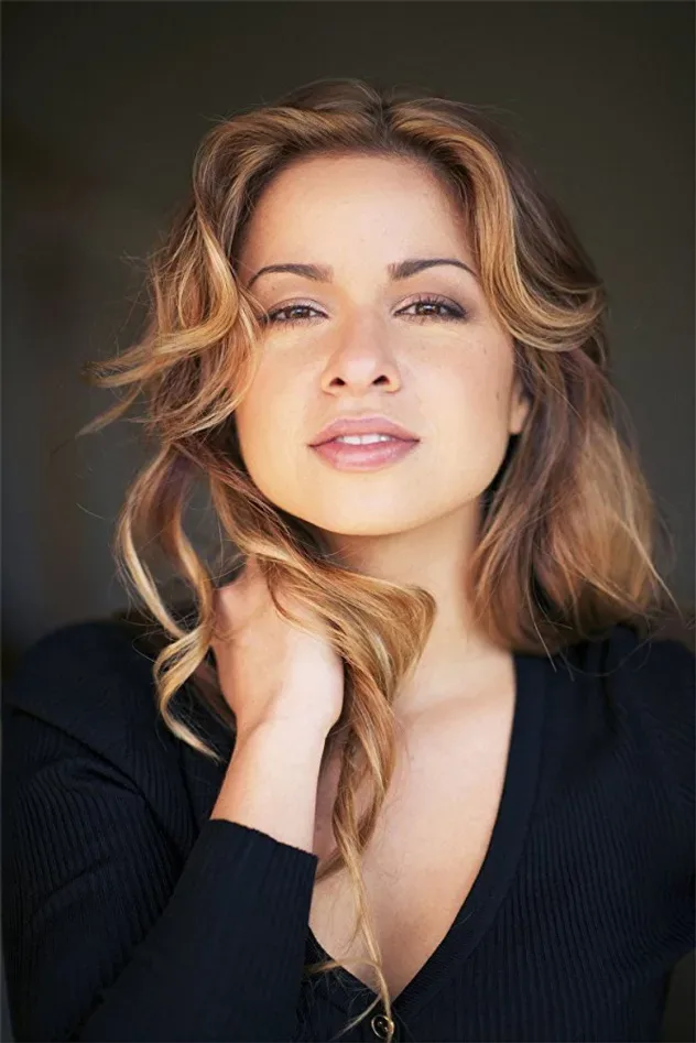 Обложка для Zara Michales