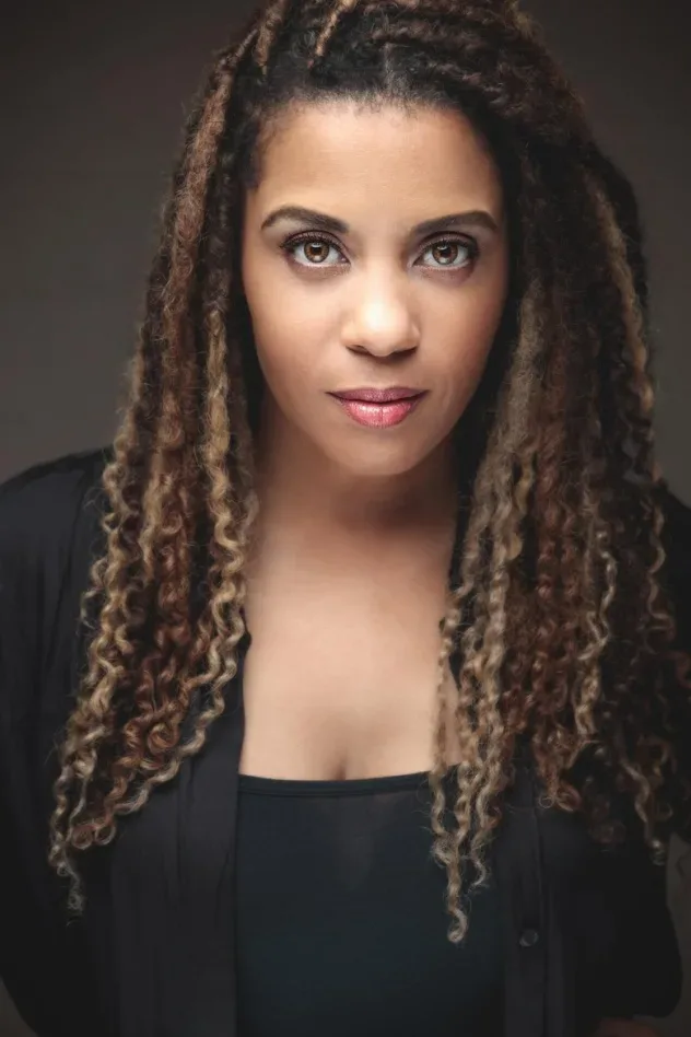صورة الغلاف لـ Tia Robinson