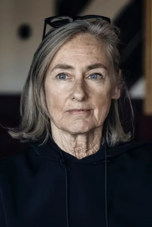 صورة الغلاف لـ Mary Sweeney