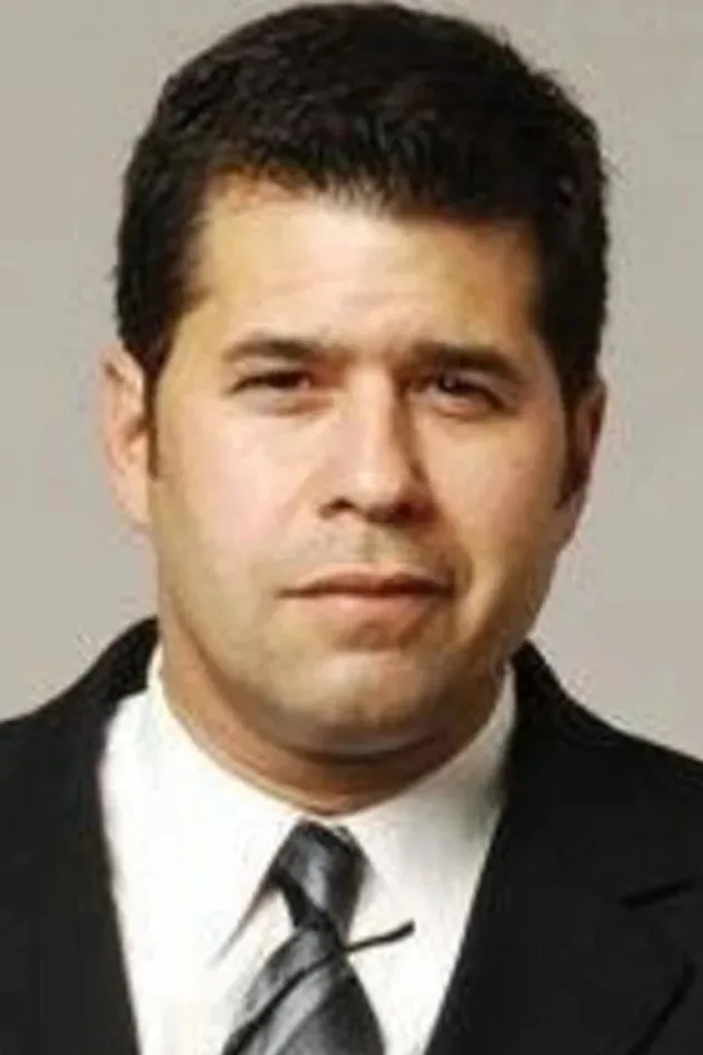 Cover image for Julian Reyes