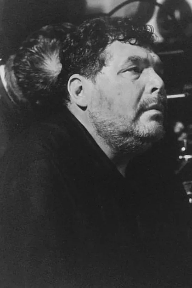 صورة الغلاف لـ George P. Cosmatos
