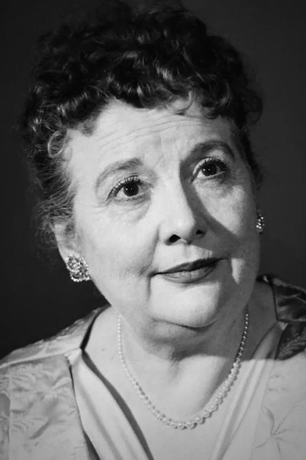 صورة الغلاف لـ Madge Blake