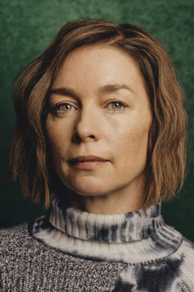 фото Julianne Nicholson