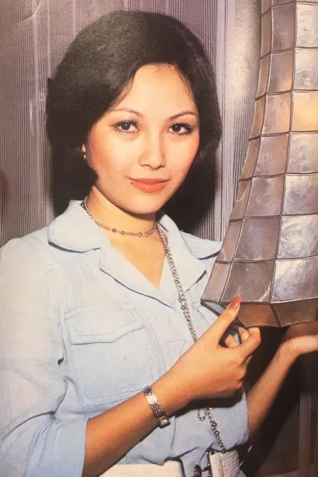 Обложка для Helen Poon Bing-Seung