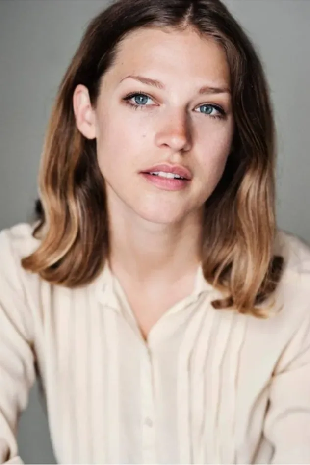 Обложка для Emma Louise Saunders