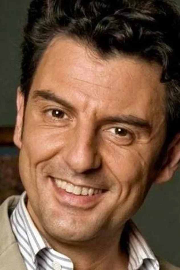 Enrico Ianniello için kapak görseli