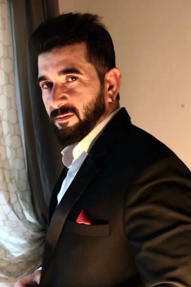 Behzaad Khan için kapak görseli