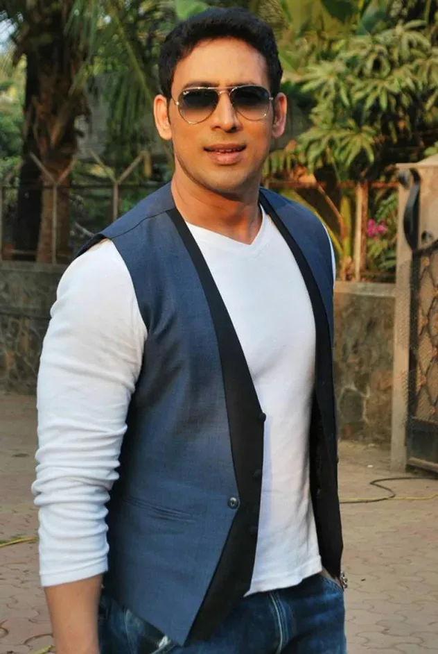 صورة الغلاف لـ Hrishikesh Pandey