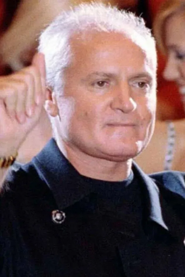 Обложка для Gianni Versace