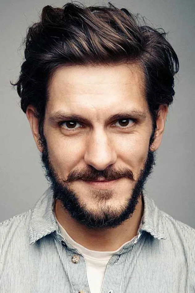 Mathew Baynton fotoğrafı