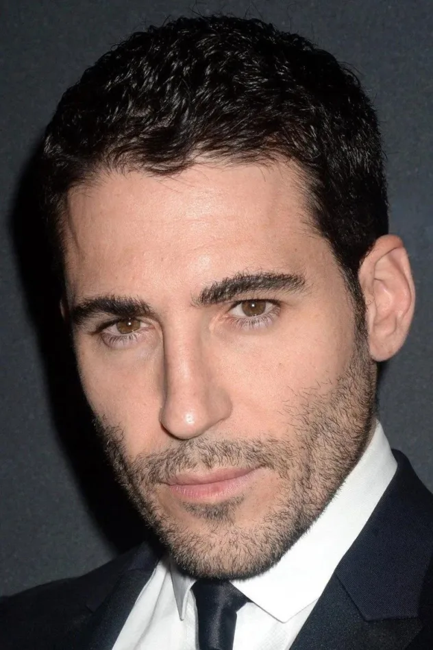 Miguel Ángel Silvestre fotoğrafı