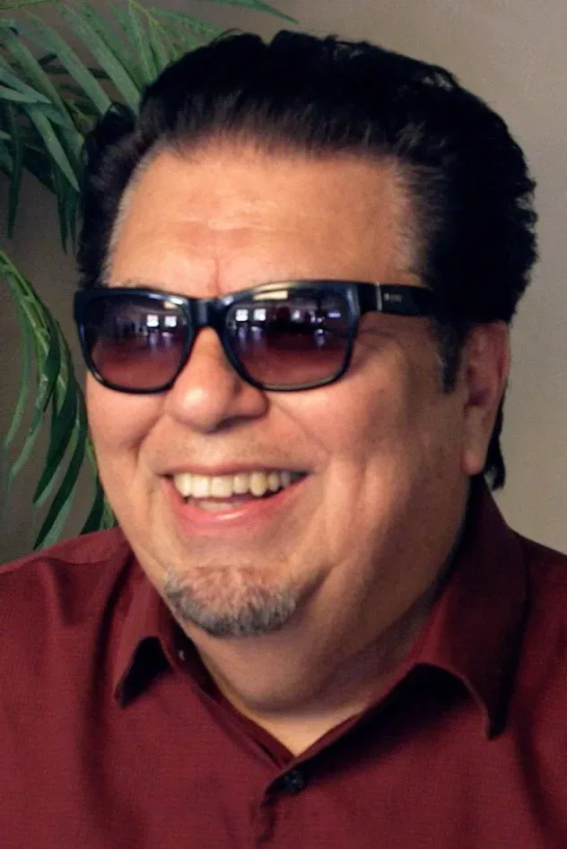 Обложка для Cesar Rosas