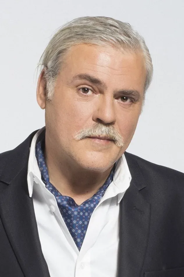 Cover image for Nikos Karathanos