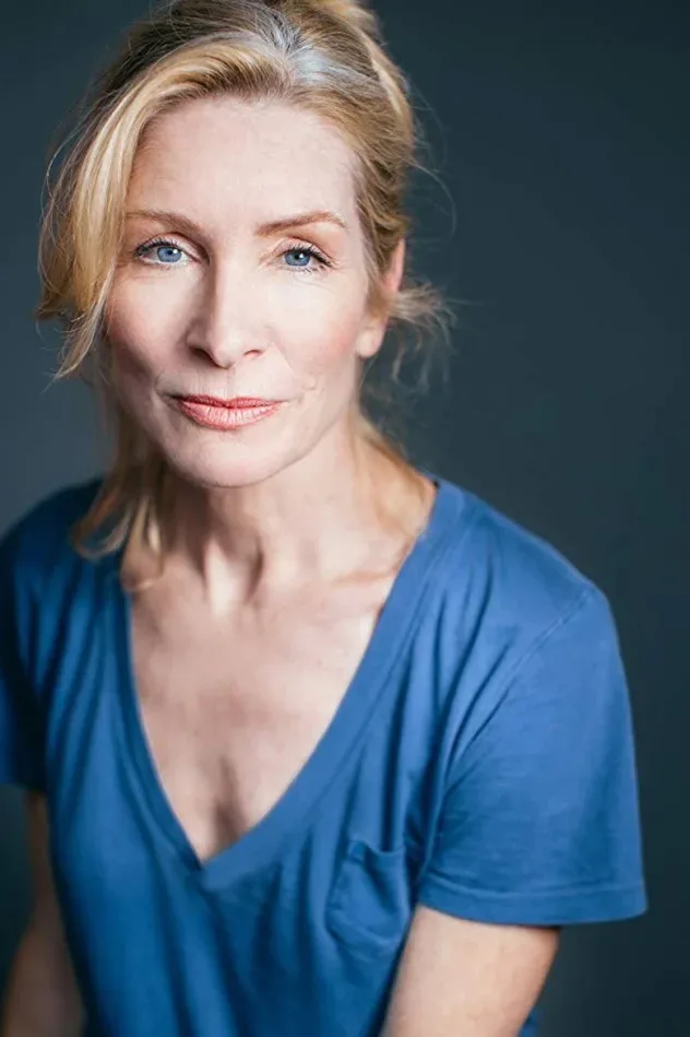 Обложка для Anna Holbrook