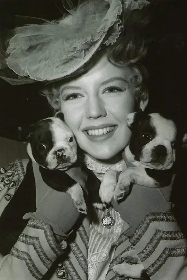 صورة الغلاف لـ Sally Fraser