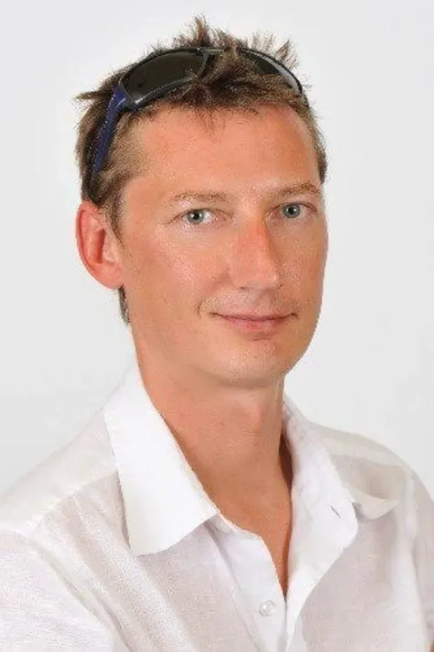 Обложка для Zsolt Viczei