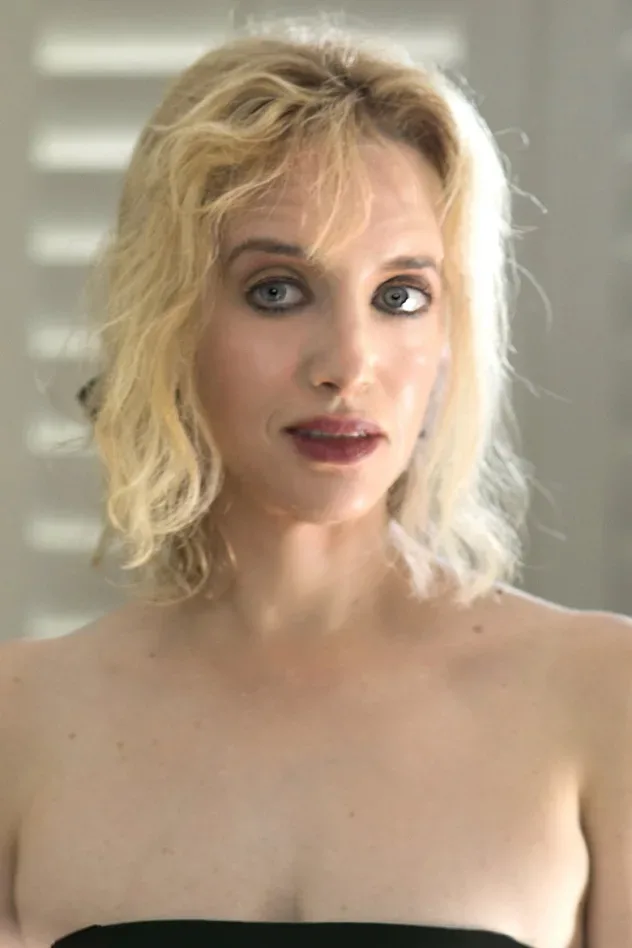 Обложка для Chloe Traicos