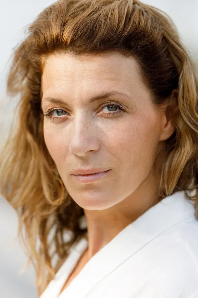 صورة الغلاف لـ Caroline Frank