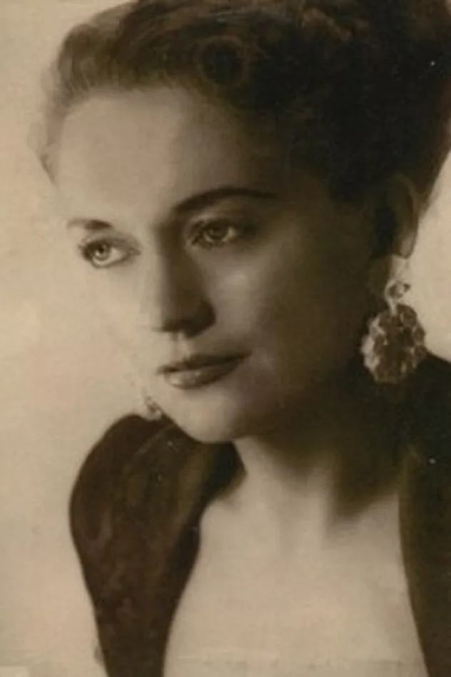 фото Lou Hancock