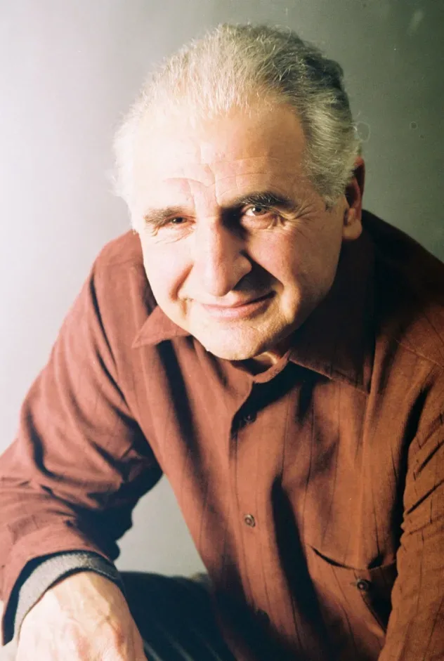 Обложка для George Morafetis