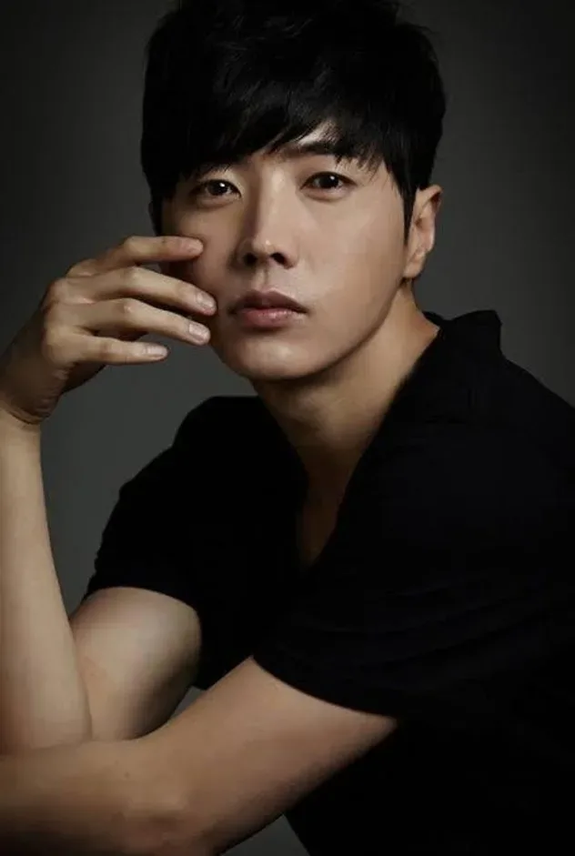 Обложка для Yoo Jang-young
