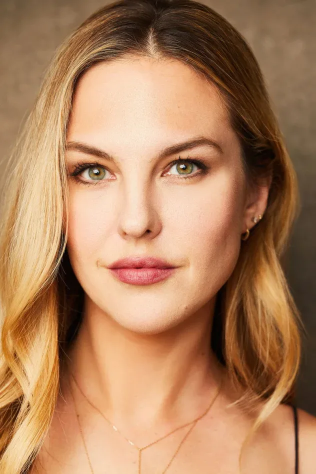 Обложка для Chloe Brooks