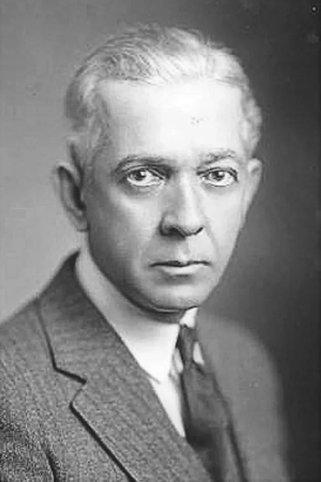 John Elliott fotoğrafı