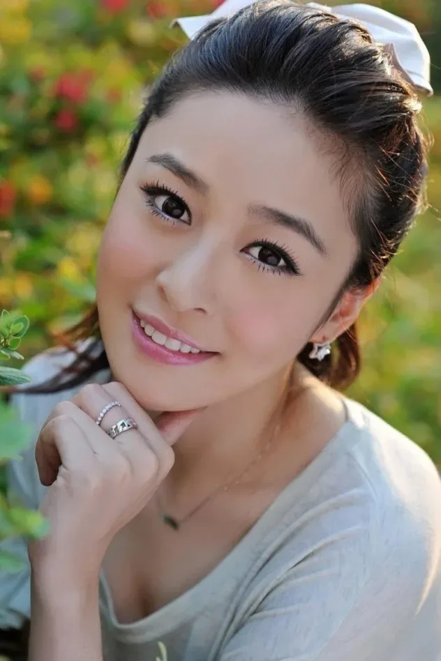 Li Yixuan için kapak görseli