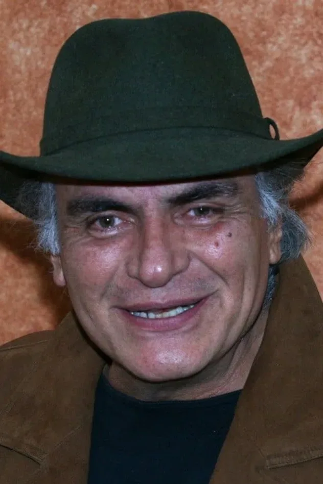 Imagen de portada para Salvador Pineda
