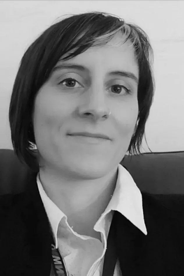 Louise Bagnall için kapak görseli