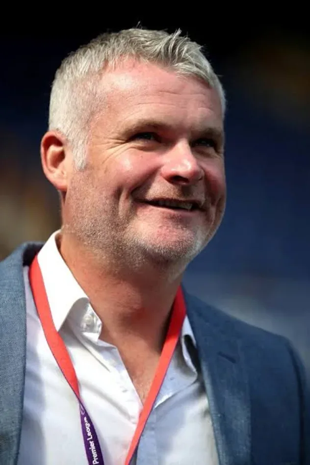 صورة الغلاف لـ Guy Mowbray