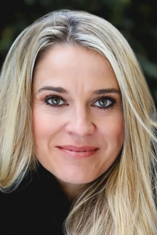 صورة الغلاف لـ Alexandra Davies