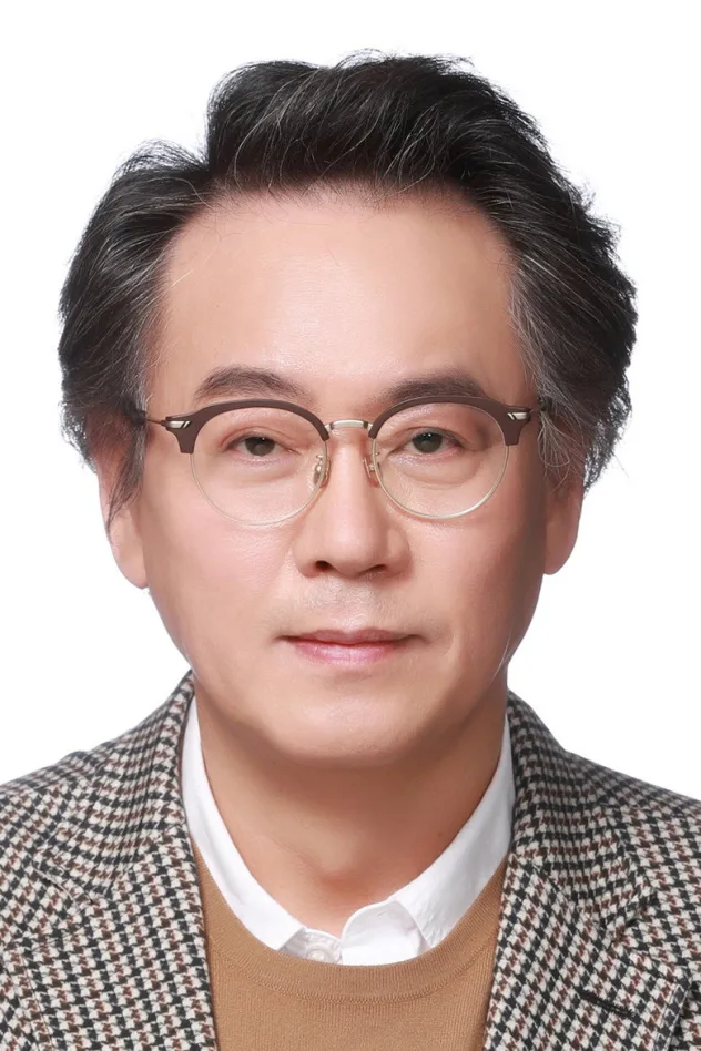 Lee Byung-joon fotoğrafı