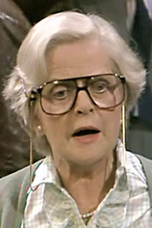 صورة الغلاف لـ Daphne Oxenford