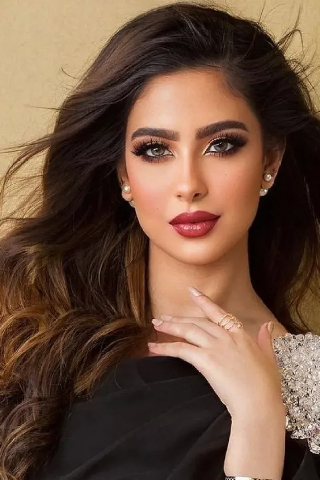 صورة الغلاف لـ ميرال مصطفى