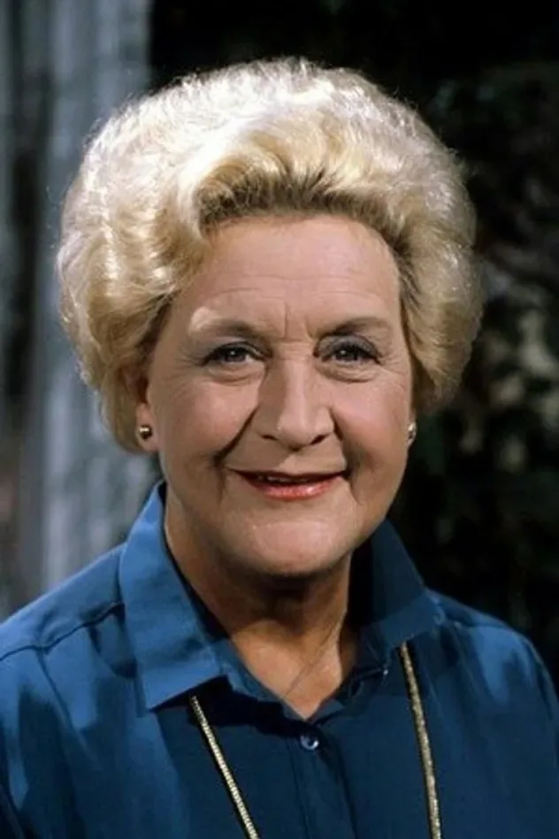 Cover image for Mollie Sugden