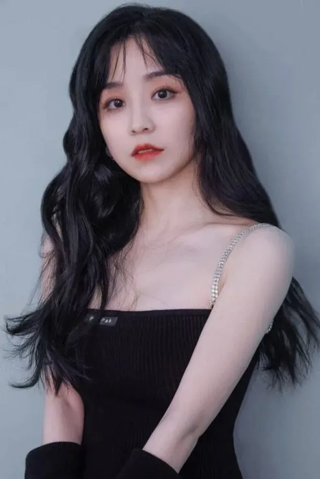 صورة الغلاف لـ Li Yi