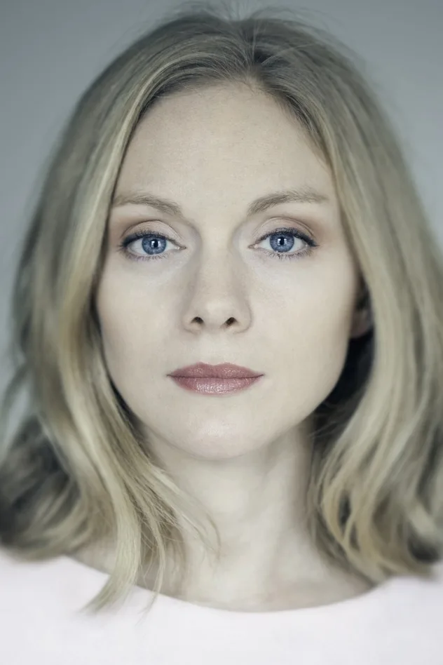 صورة Christina Cole