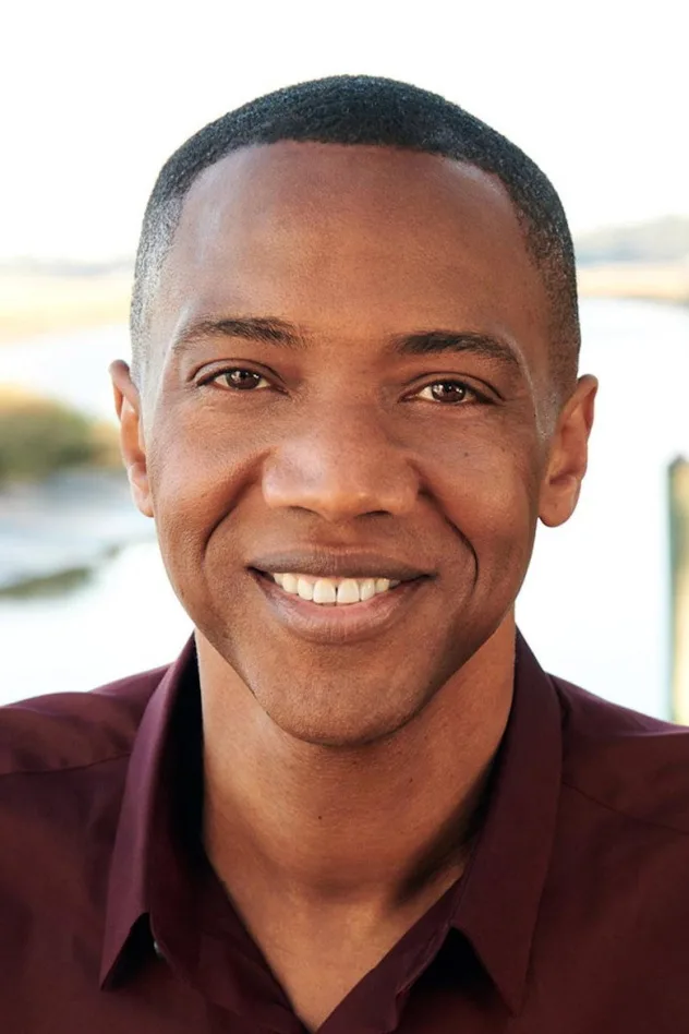 фото J. August Richards