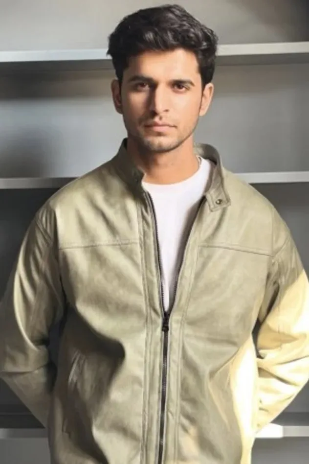Обложка для Ayush Sharma