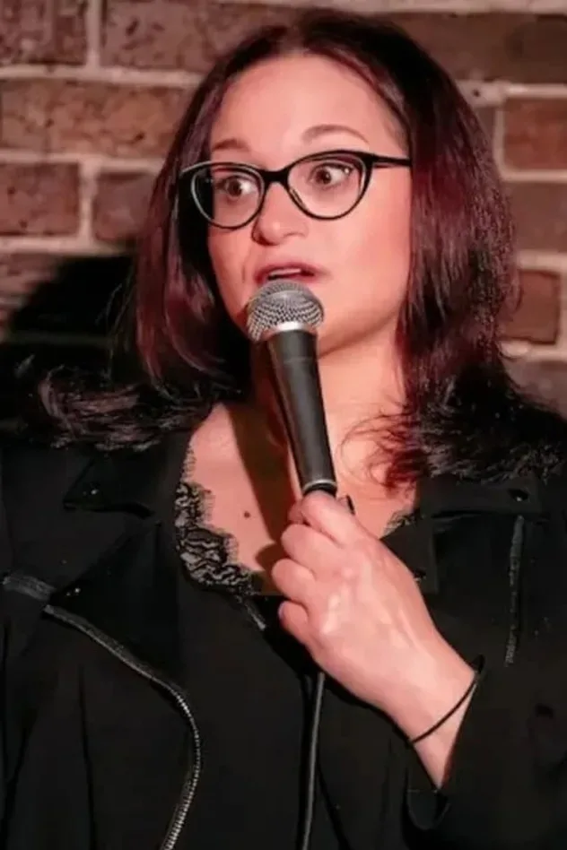 صورة الغلاف لـ Adrienne Iapalucci