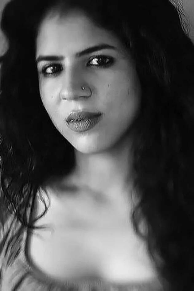 Mansi Multani photo