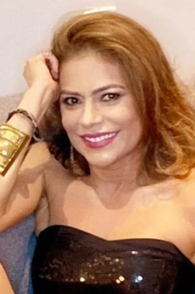 Imagen de portada para Adriana Ricardo