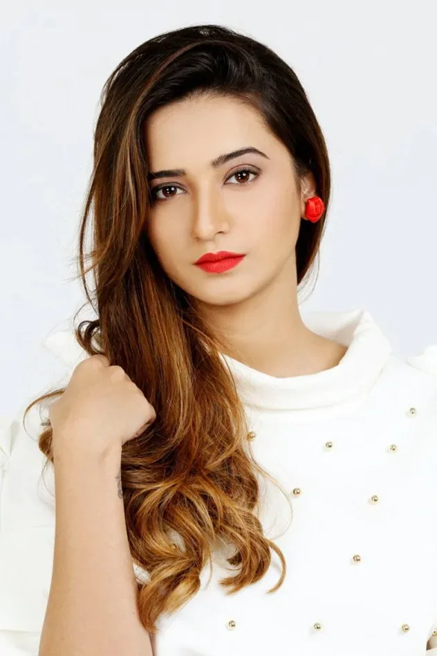 Imagen de portada para Shivani Surve