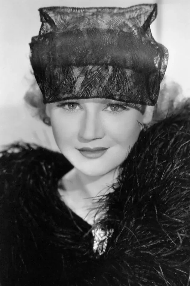 Обложка для Queenie Smith